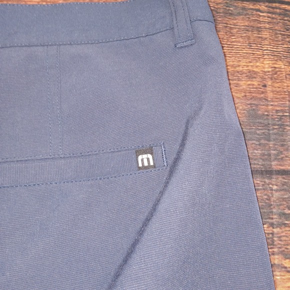 Travis Mathew Bermuda Performance Stretch Golf Shorts Men's 38 Blue - Picture 9 of 9